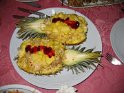 "Ananashuhn" - Hühnchenragout in der ausgehöhlten Ananas
